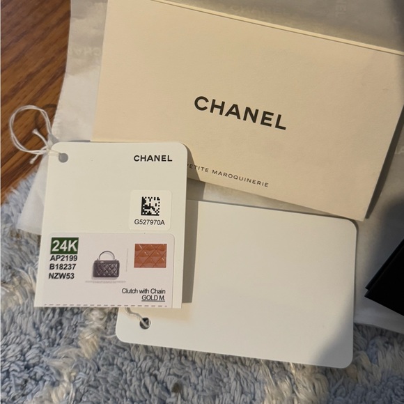 CHANEL Timeless Classic Handle Clutch Chain Patent Calfskin Shiny Gold Hardware - Picture 11 of 14